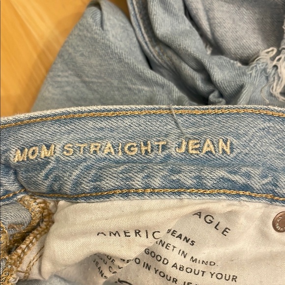 American Eagle Outfitters Women's Light Blue Distressed Jeans - Picture 5 of 5